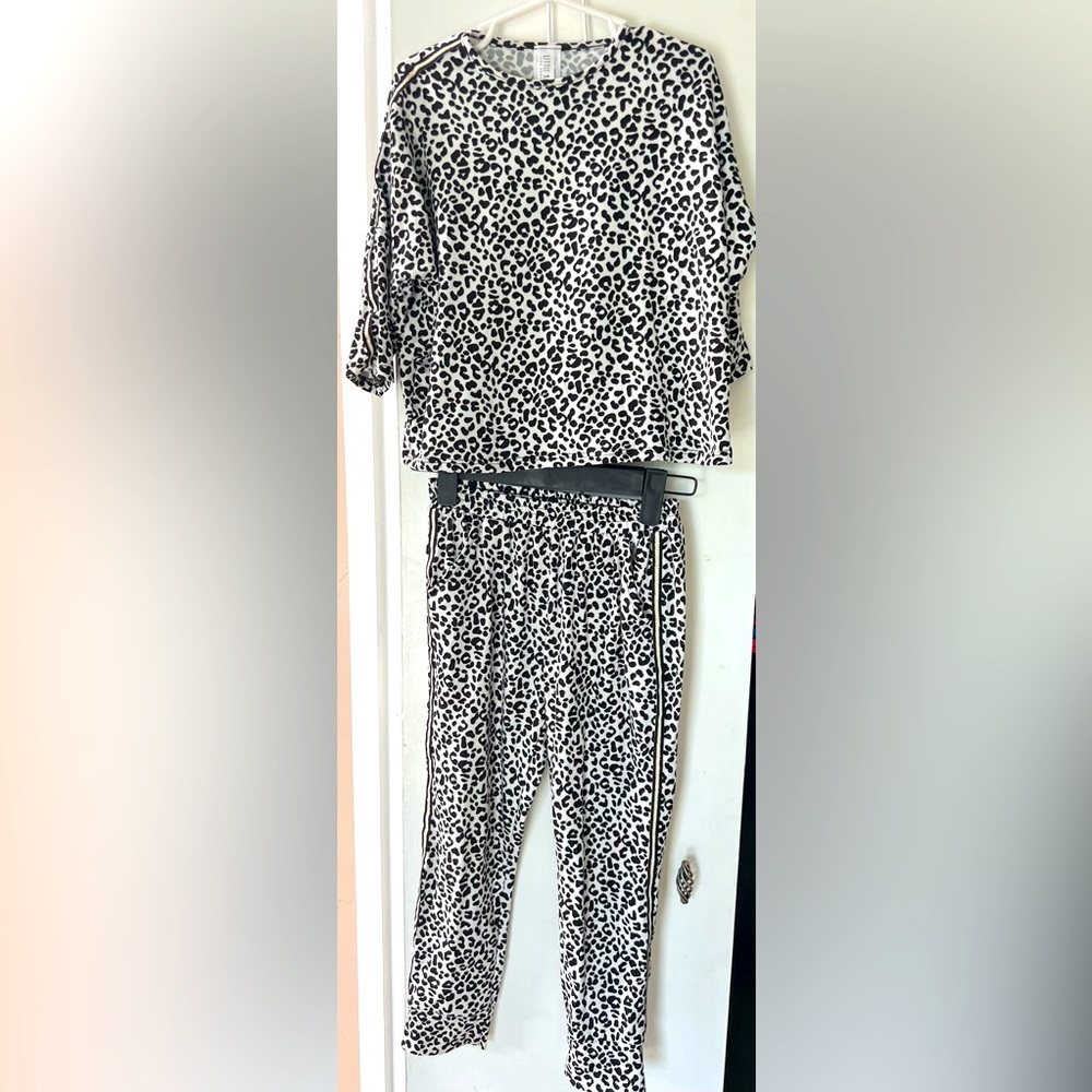 Little Mass jogging set. Cropped shirt size 6